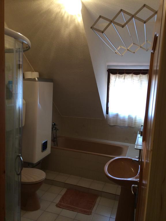 דירות Sárvár Margareta Apartman מראה חיצוני תמונה